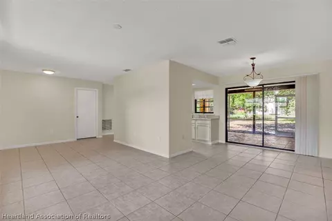 4120 Capri St, Sebring, FL 33872 photo 4