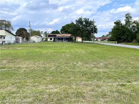 209 Wren Ave, Sebring, FL 33870 photo 1
