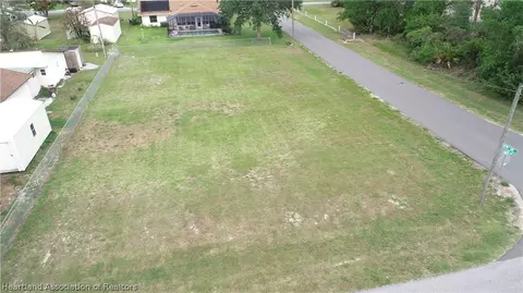 209 Wren Ave, Sebring, FL 33870 photo 2