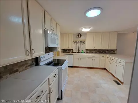 115 Sunbird Pl, Sebring, FL 33872 photo 9