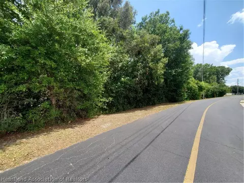 265 Shoreline Dr, Lake Placid, FL 33852