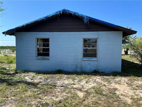 906 Eo Douglas Ave, Sebring, FL 33870 photo 3