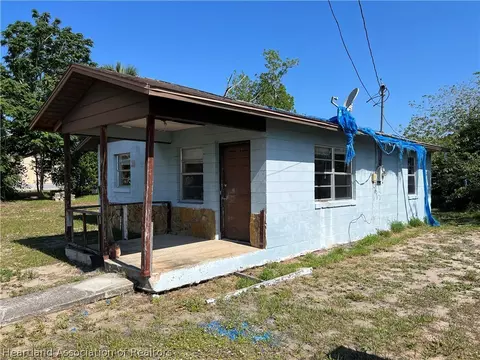 906 Eo Douglas Ave, Sebring, FL 33870 photo 2