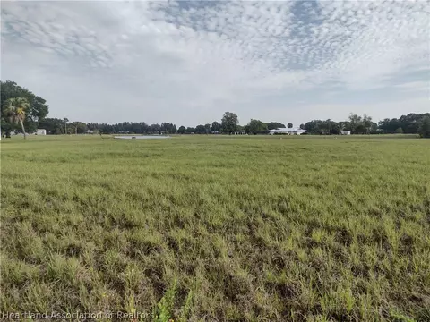 8225 Pine Glen Rd, Sebring, FL 33876 photo 2