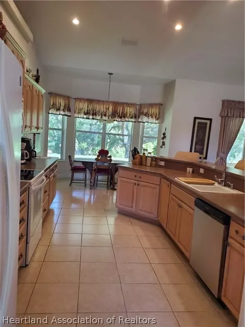 4547 Sebring Lakes Blvd, Sebring, FL 33875 photo 8