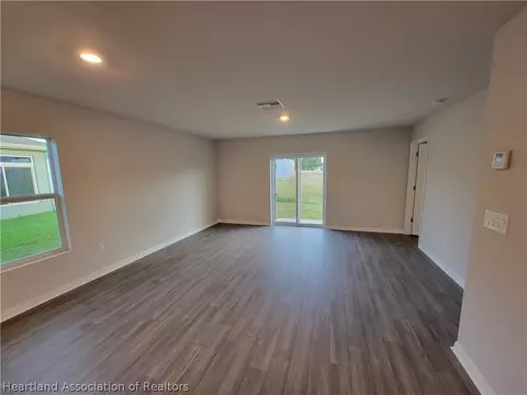 1613 Marble St, Sebring, FL 33870 photo 4