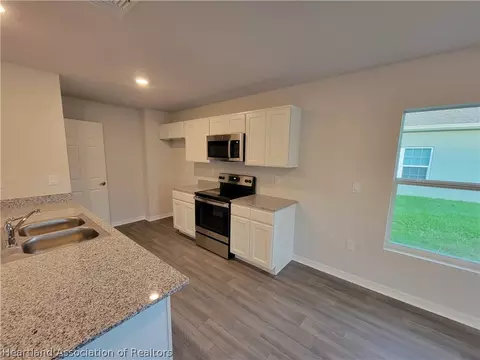 1613 Marble St, Sebring, FL 33870 photo 5