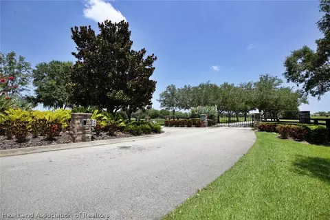 4090 Camp Shore Dr, Sebring, FL 33875 photo 2