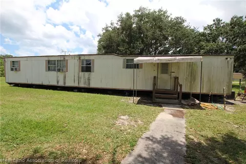 2472 SE 63rd Ave, Okeechobee, FL 34974 photo 2