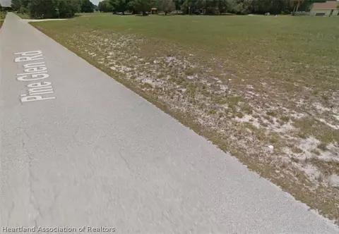8208 Pine Glen Rd, Sebring, FL 33876 photo 3