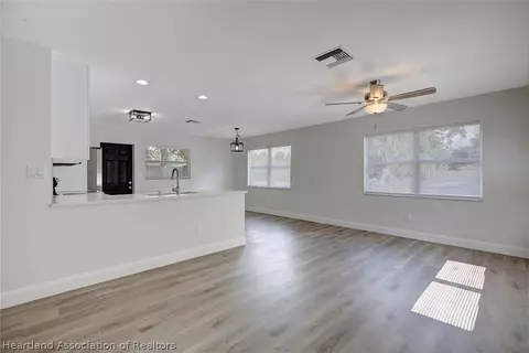304 Jay Ave, Sebring, FL 33870 photo 8