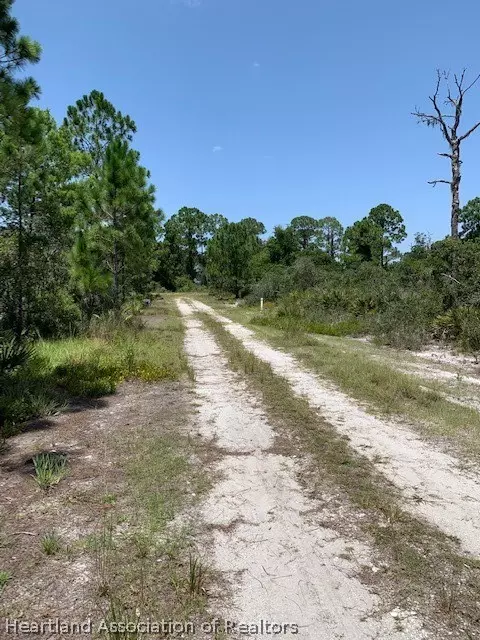 333 Brant Ave, Sebring, FL 33870 photo 2