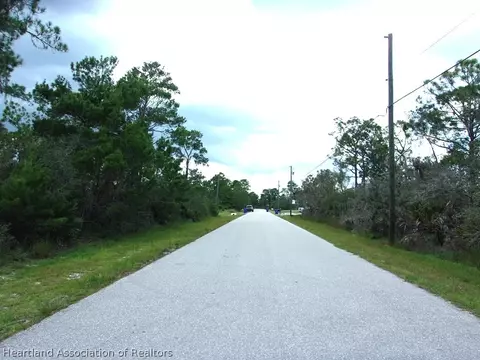 4513 Singer St, Sebring, FL 33872 photo 2