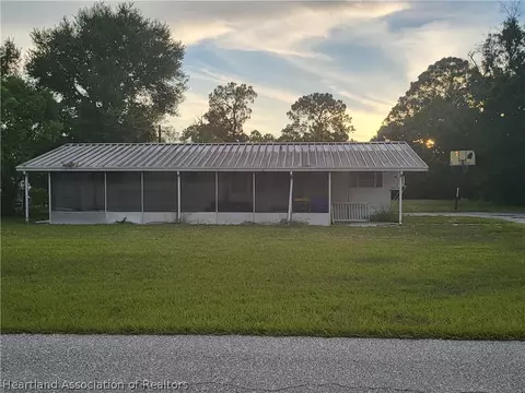 2811 Wallace Dr, Sebring, FL 33872 photo 1