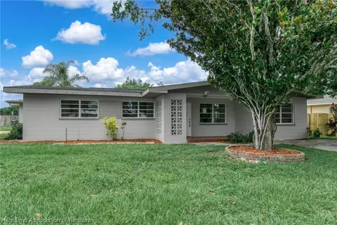 414 E Oak St, Avon Park, FL 33825