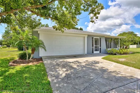 8016 Granada Rd, Sebring, FL 33876 photo 2