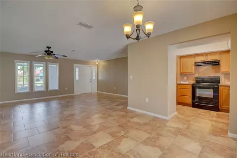 8016 Granada Rd, Sebring, FL 33876 photo 9