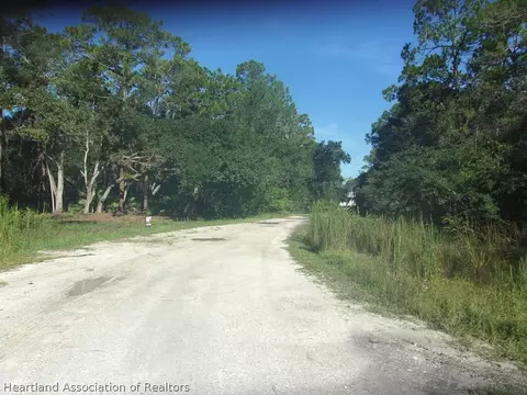6714 E Banyan Pl, Sebring, FL 33875 photo 7
