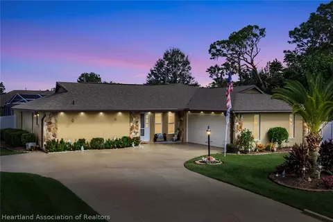948 Galaxy Ave, Sebring, FL 33875 photo 1