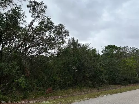 440 Highlands Lake Dr, Lake Placid, FL 33852