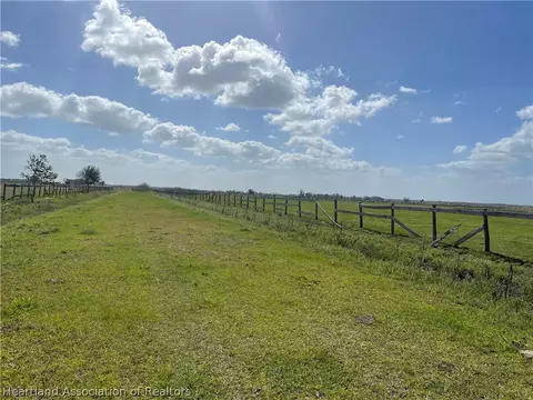 107 Dalmatian Ave, Sebring, FL 33870 photo 2
