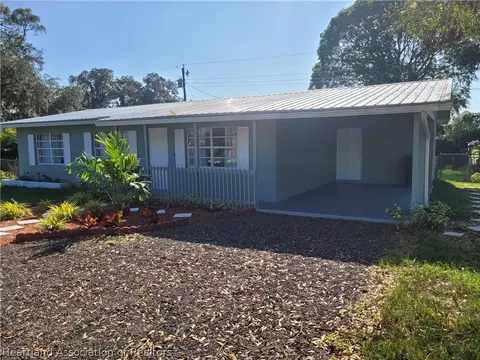 810 SE 12th St SE, Okeechobee, FL 34974 photo 2