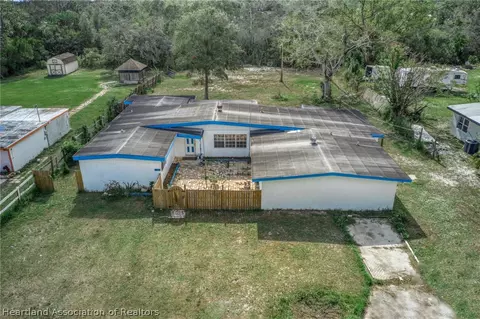 1805 E Recreation Dr, Sebring, FL 33875