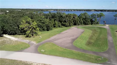 2005 Overlook Bay Dr, Sebring, FL 33875 photo 11