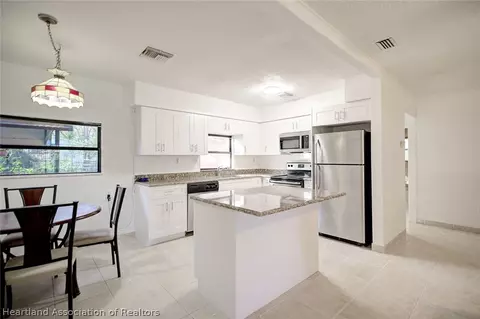 2307 Oak Beach Blvd, Sebring, FL 33875 photo 9