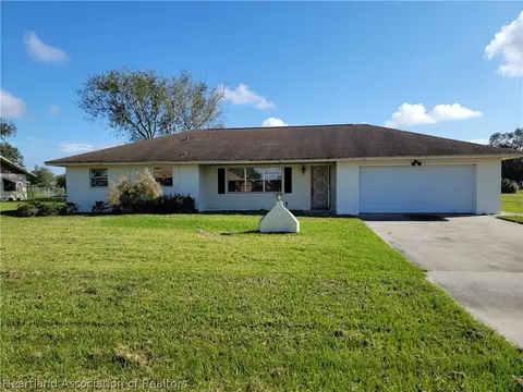 425 Cherry Tree Dr, Sebring, FL 33876 photo 1