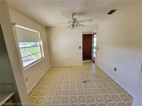 425 Cherry Tree Dr, Sebring, FL 33876 photo 9