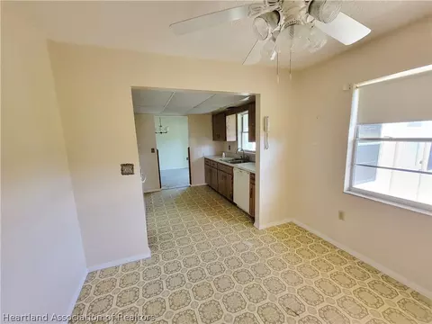 425 Cherry Tree Dr, Sebring, FL 33876 photo 8