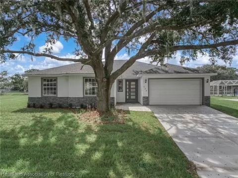 124 Oak Knolls Cir, Sebring, FL 33876