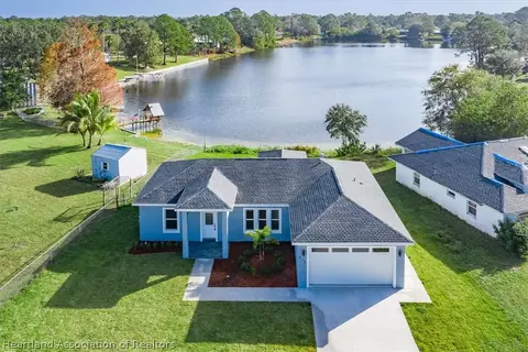 812 Lake Betty Dr, Lake Placid, FL 33852