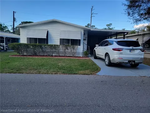 3 Sandy Pt, Lake Placid, FL 33852
