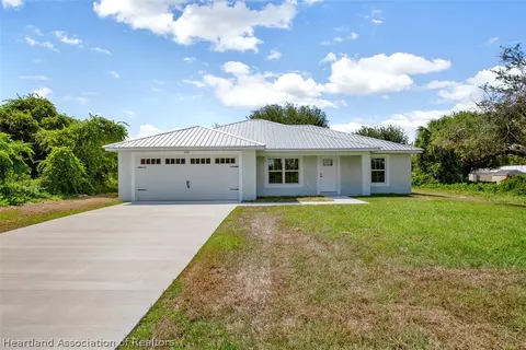 1408 Wellington Dr, Sebring, FL 33875
