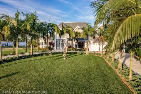 492 Sunset Pointe Dr, Lake Placid, FL 33852