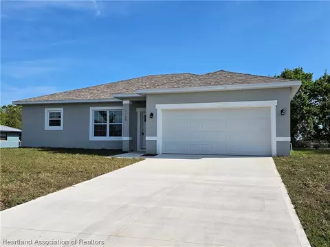 7108 Parkwood St, Sebring, FL 33876