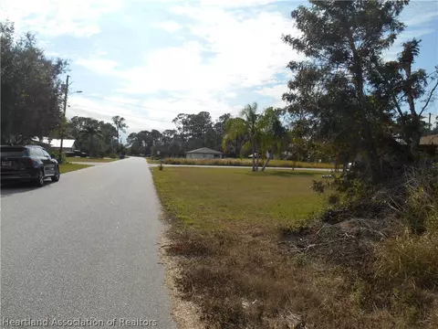 607 Triumph Dr, Sebring, FL 33872 photo 3