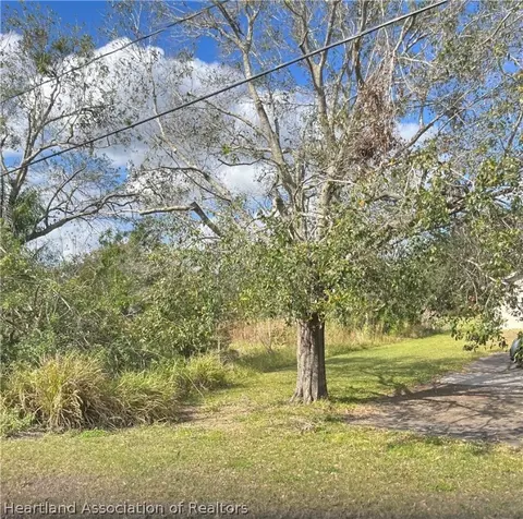 1500 Killarney Dr, Sebring, FL 33870 photo 2