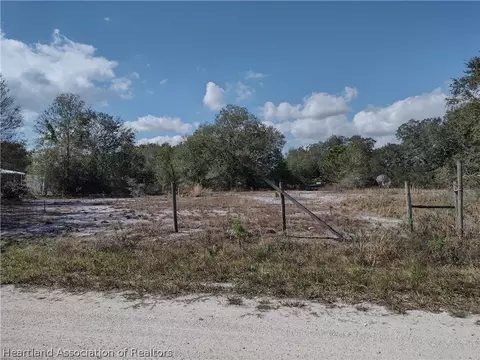 325 Pleasant Ln, Lorida, FL 33857 photo 2