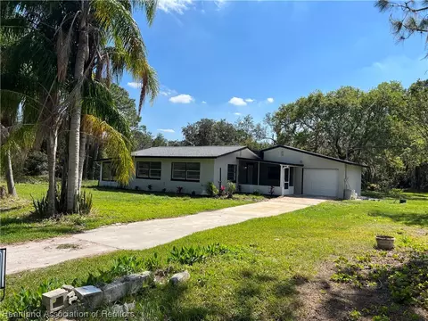 1605 Tuberose St, Lake Placid, FL 33852