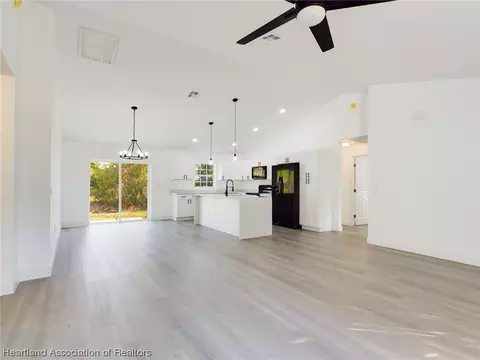 404 Lark Ter, Sebring, FL 33872 photo 3