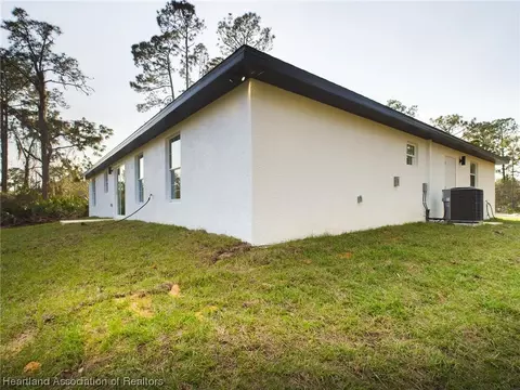 404 Lark Ter, Sebring, FL 33872 photo 13