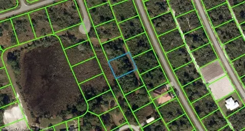 6863 Dickinson Dr, Sebring, FL 33872