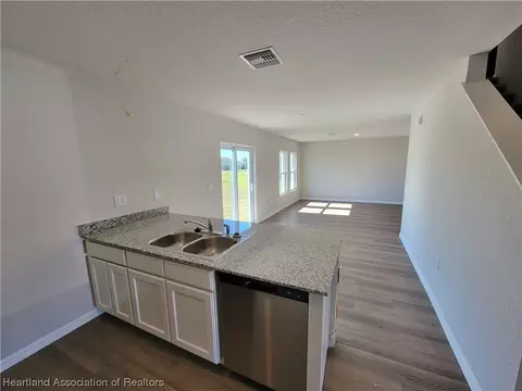 1609 Marble St, Sebring, FL 33870 photo 4