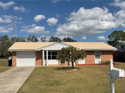 413 Elm St, Avon Park, FL 33825