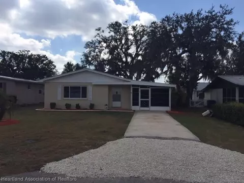 414 Elm St, Avon Park, FL 33825