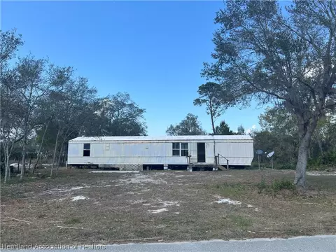 3319 N Horseshoe Dr, Avon Park, FL 33825