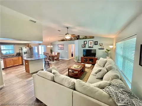 4316 Mandarin Rd, Sebring, FL 33875 photo 2